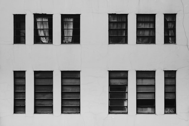 arrangement-of-windows-by-mike-hindle-unsplash